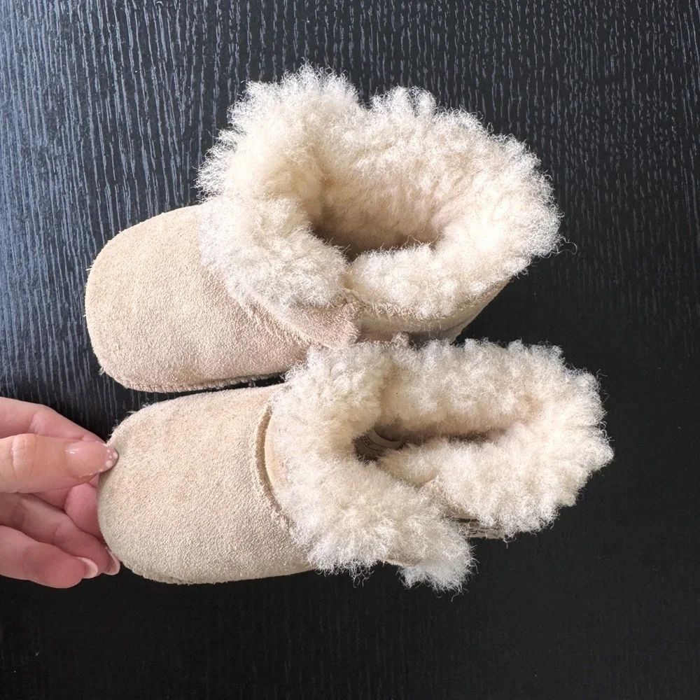 Ugg Australia Baby Kids Erin Pull on Snow Boots size Medium